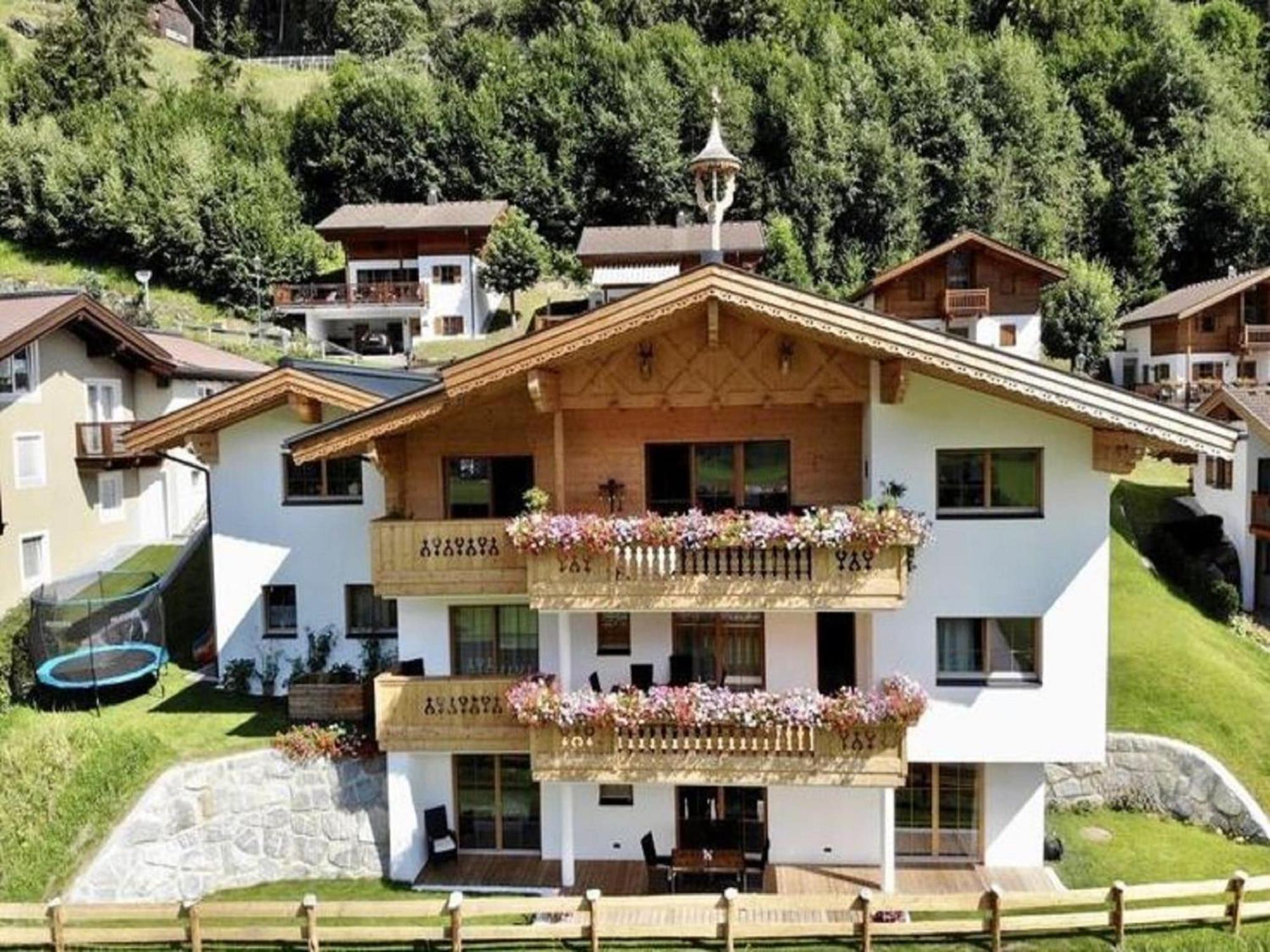 Luxurious Apartment With Sauna In Koenigsleiten Wald im Pinzgau Exteriör bild